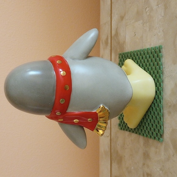 Bobble Head Penguin by LENOX - Winter into Spring - Picture 7 of 9